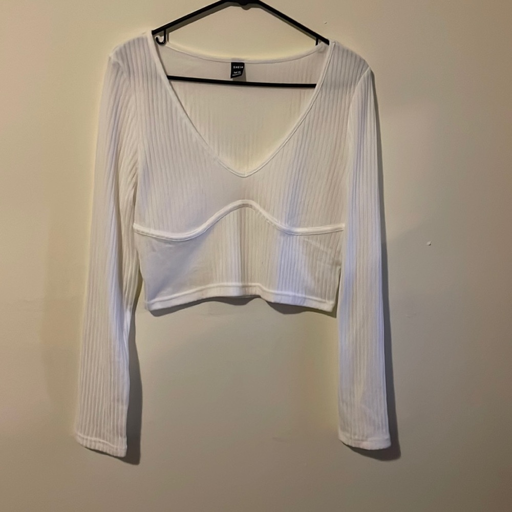 It’s too big on me and it’s from shein. Has not been worn at all.
